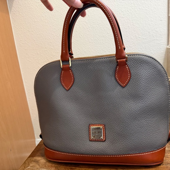 Dooney & Bourke Medium satchel - Picture 2 of 10